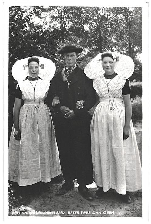 700471	Zuid Beveland	Klederdracht	Zeeland	Gelopen met postze, Verzamelen, Ansichtkaarten | Nederland, Gelopen, Zeeland, 1960 tot 1980