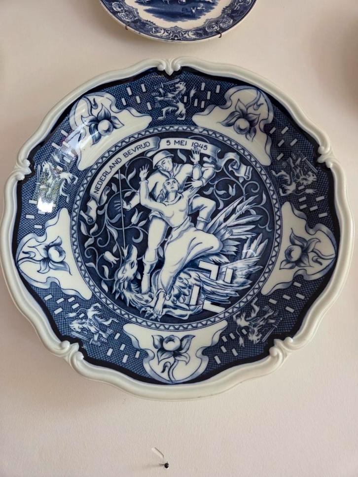Herdenkingsbord Petrus Regout Bevrijding 5 Mei 1945, Antiek en Kunst, Antiek | Wandborden en Tegels, Ophalen of Verzenden