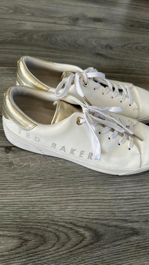 Originele Ted Baker sneakers te koop moet met spoed weg ‼️, Kleding | Dames, Schoenen, Zo goed als nieuw, Sneakers of Gympen, Wit