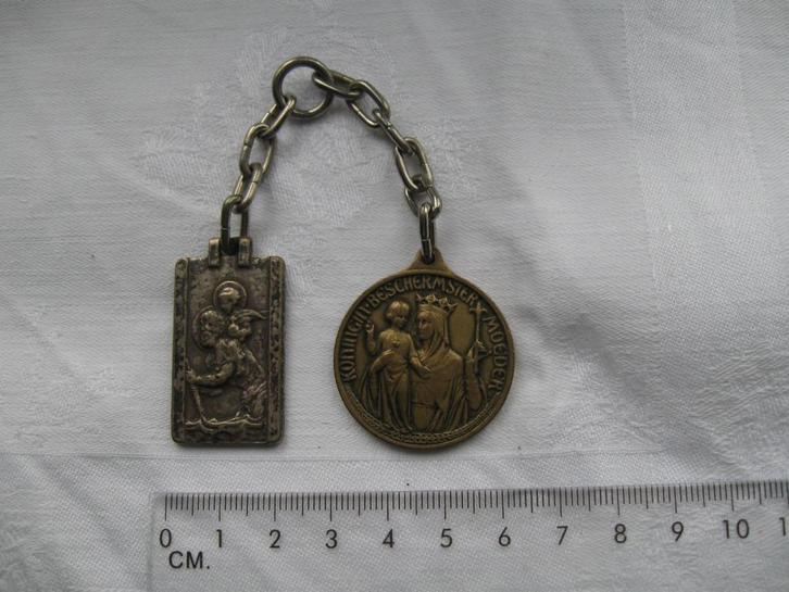 Twee oude religieuze peningen devotie hanger medailles, Antiek en Kunst, Antiek | Religie, Ophalen of Verzenden