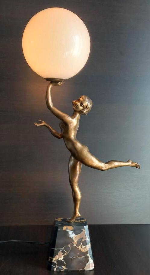 Art deco france Limousin lamp en beeld naakte vrouw en lamp, Antiek en Kunst, Antiek | Lampen, Ophalen