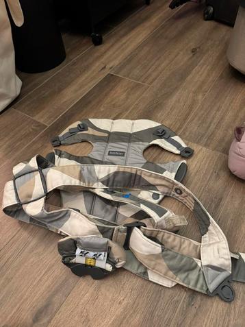 Babybjorn mini draagzak met winter cape  beschikbaar voor biedingen