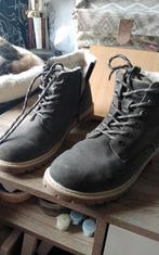Veterlaarzen met witte faux-fur voering maat 39, Overige typen, Ophalen of Verzenden, Zo goed als nieuw, Grijs