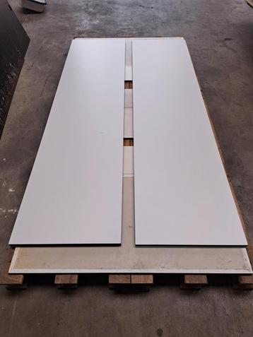 Trespa (nieuw) wit 4mm dik, 54,3x216,5 cm, boeiboord. beschikbaar voor biedingen