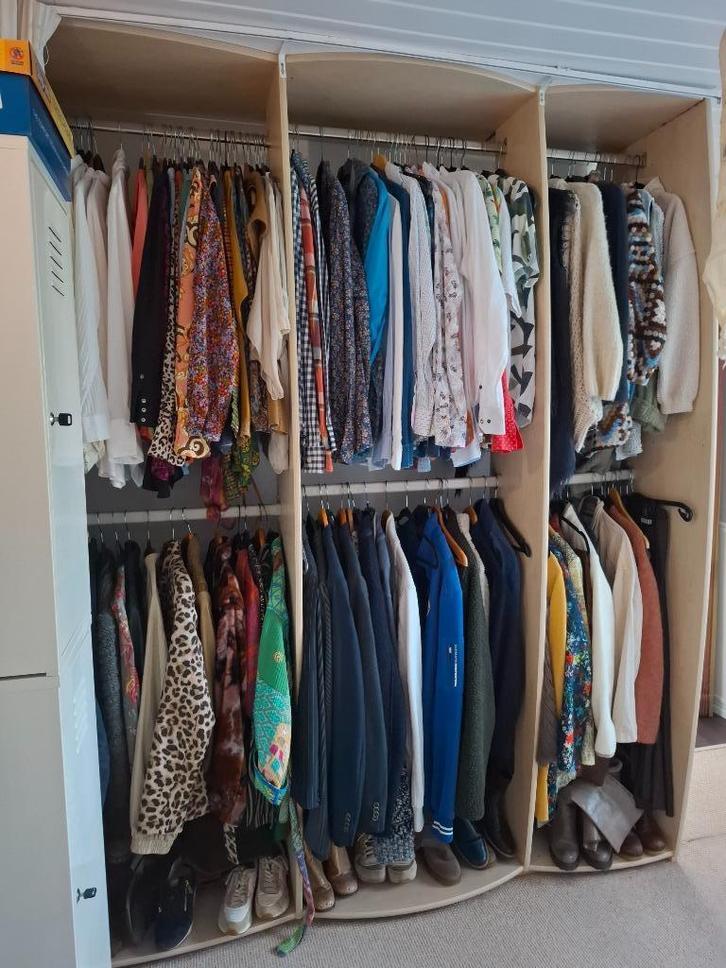 Kledingkast, Huis en Inrichting, Kasten | Kledingkasten, Gebruikt, 200 cm of meer, 200 cm of meer, 50 tot 75 cm, Met plank(en)