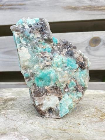 Amazoniet met rookkwarts sculptuur 923 gram beschikbaar voor biedingen