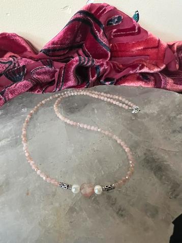 Maansteen roze akoya zoutwater parel hartje beschermt liefde beschikbaar voor biedingen