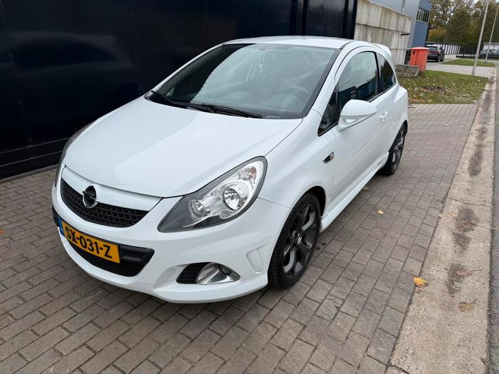 Opel Corsa 1.6 OPC 3D 2009 Wit, Auto's, Opel, Particulier, Corsa, ABS, Airbags, Airconditioning, Alarm, Boordcomputer, Centrale vergrendeling