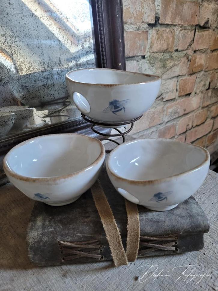 handgemaakte set kommetjes hommel, Antiek en Kunst, Kunst | Overige Kunst, Ophalen of Verzenden