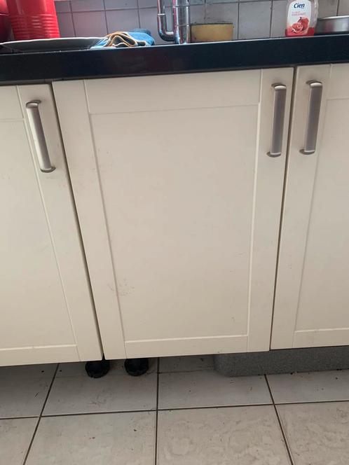 GEZOCHT: Bruynzeel keukenkastjes Structura roomwit, Huis en Inrichting, Keuken | Keukenelementen, Zo goed als nieuw, Minder dan 100 cm
