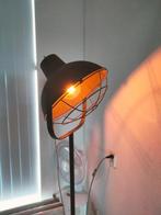 Robuuste industriële vloerlamp, driepoot, verstelbaar, zgan, Huis en Inrichting, Lampen | Vloerlampen, Ophalen, Zo goed als nieuw