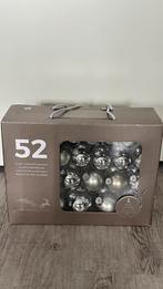 50 kerstballen in doos, zilver, glas, Ophalen of Verzenden, Zo goed als nieuw