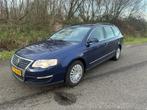 Volkswagen Passat 2.0 FSI 110KW Variant 2005 Blauw, Auto's, Volkswagen, Voorwielaandrijving, 4 cilinders, Blauw, Origineel Nederlands