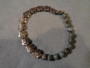 met metalen bloemkralen en glas nr arm 935 beschikbaar voor biedingen