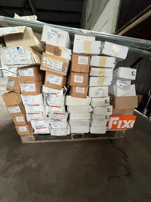 Metal stud Nonius boven en onderhangers Nieuw Partij!, Doe-het-zelf en Verbouw, Tegels, Nieuw, Overige materialen, Minder dan 20 cm