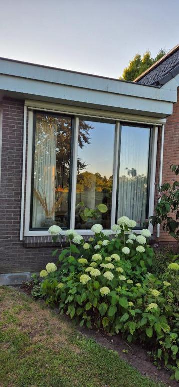 Kunststof kozijn - is netjes gedemonteerd - MOET SNEL WEG! beschikbaar voor biedingen