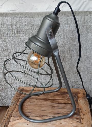 Industriële vintage tafellamp staal Hector Kwantum beschikbaar voor biedingen