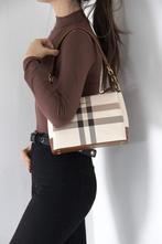 Zilver Polo – Handtas met Luxe Textuur en Praktisch Ontwerp, Verzenden, Schoudertasje, Klantenservice@velizya.com, Nieuw