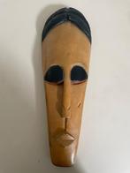 Groot oud houten Afrikaans masker. Strak gestyleerd., Ophalen