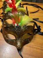 Decoratie Carnaval Masker - Zwart, Goud, Zilver & Veertjes, Hobby en Vrije tijd, Feestartikelen, Ophalen of Verzenden, Nieuw, Carnaval