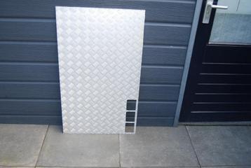 Nieuwe plaat aluminium 5 traans 60 cm. x 103 cm. dik 3,5 mm. beschikbaar voor biedingen