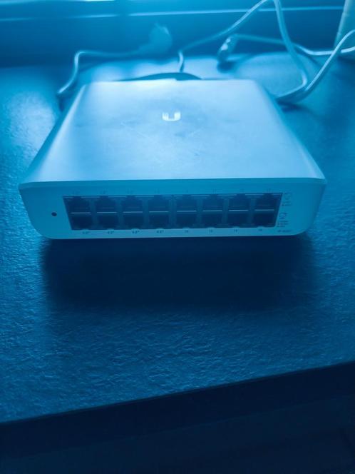 Ubiquiti UniFi USW-Lite-16-POE, Computers en Software, Netwerk switches, Zo goed als nieuw, Ophalen of Verzenden