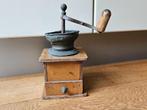 Zeer oude koffiemolen uit grootmoeders tijd, Antiek en Kunst, Curiosa en Brocante, Ophalen of Verzenden