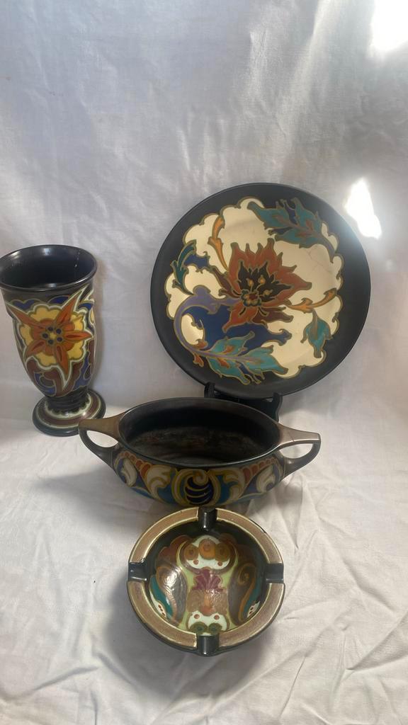 Gouda plateel vaas, asbak en lage schaal/pot met oren., Antiek en Kunst, Antiek | Keramiek en Aardewerk, Ophalen of Verzenden