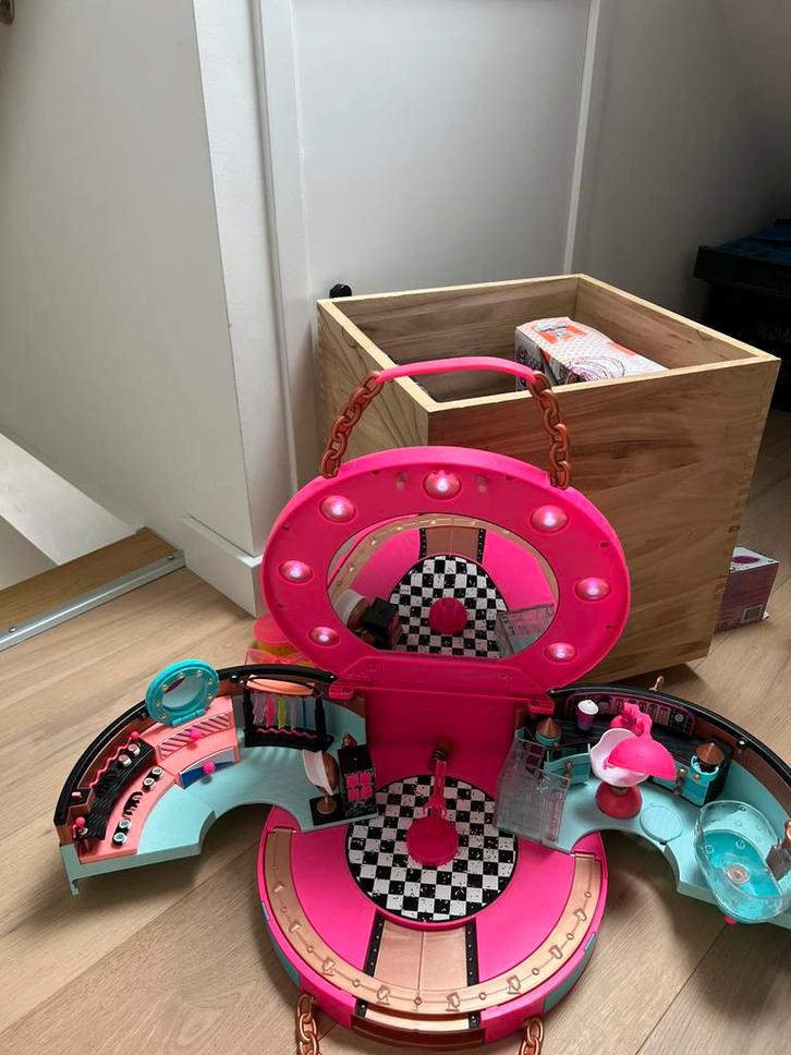 LOL surprise koffer, Kinderen en Baby's, Speelgoed | Buiten | Accuvoertuigen, Zo goed als nieuw, Ophalen of Verzenden