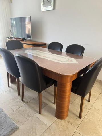 Tv Meubel, eettafel en vitrinekast totaalset