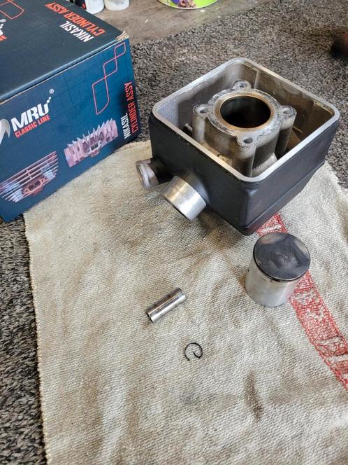 50cc watercooled cilinder glad 5.2pk l zundapp, Fietsen en Brommers, Brommeronderdelen | Zundapp, Zo goed als nieuw, Cilinder
