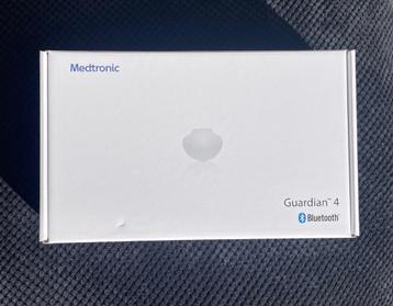 Medtronic transmitter en 4 doosjes accu-chek teststrips beschikbaar voor biedingen