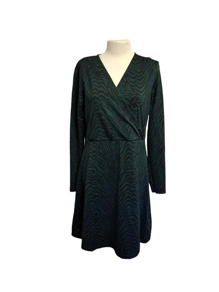 Prachtige zwart-groene SUPERTRASH overslag jurk maat XL., Kleding | Dames, Jurken, Zo goed als nieuw, Maat 46/48 (XL) of groter