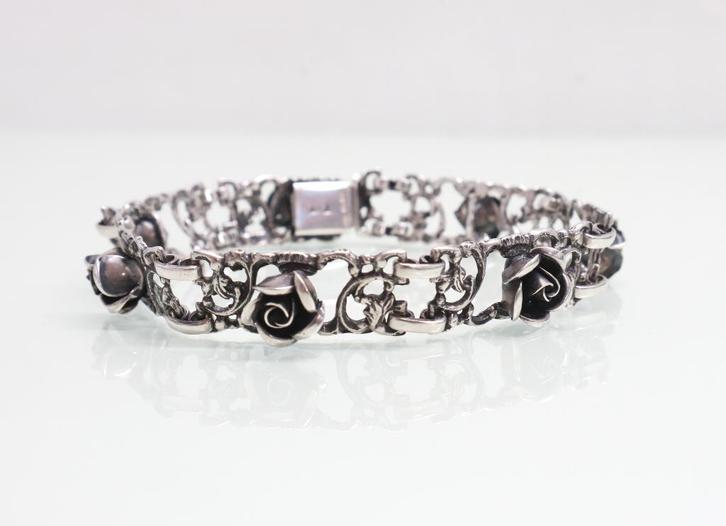 Zilveren armband en hangertje rozen Theodor Klotz (Teka), Sieraden, Tassen en Uiterlijk, Antieke sieraden, Armband, Zilver, Ophalen of Verzenden