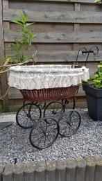 Brocante antieke kinderwagen poppenwagen, Brussels kant. S0