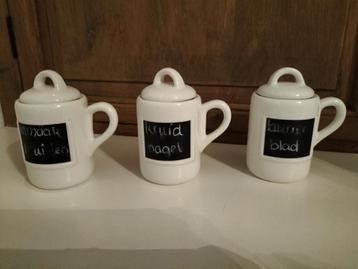 Kruidenpotjes beschikbaar voor biedingen