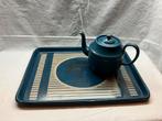 Emaille petrolblauw dienblad en theepot, Antiek en Kunst, Antiek | Emaille, Verzenden