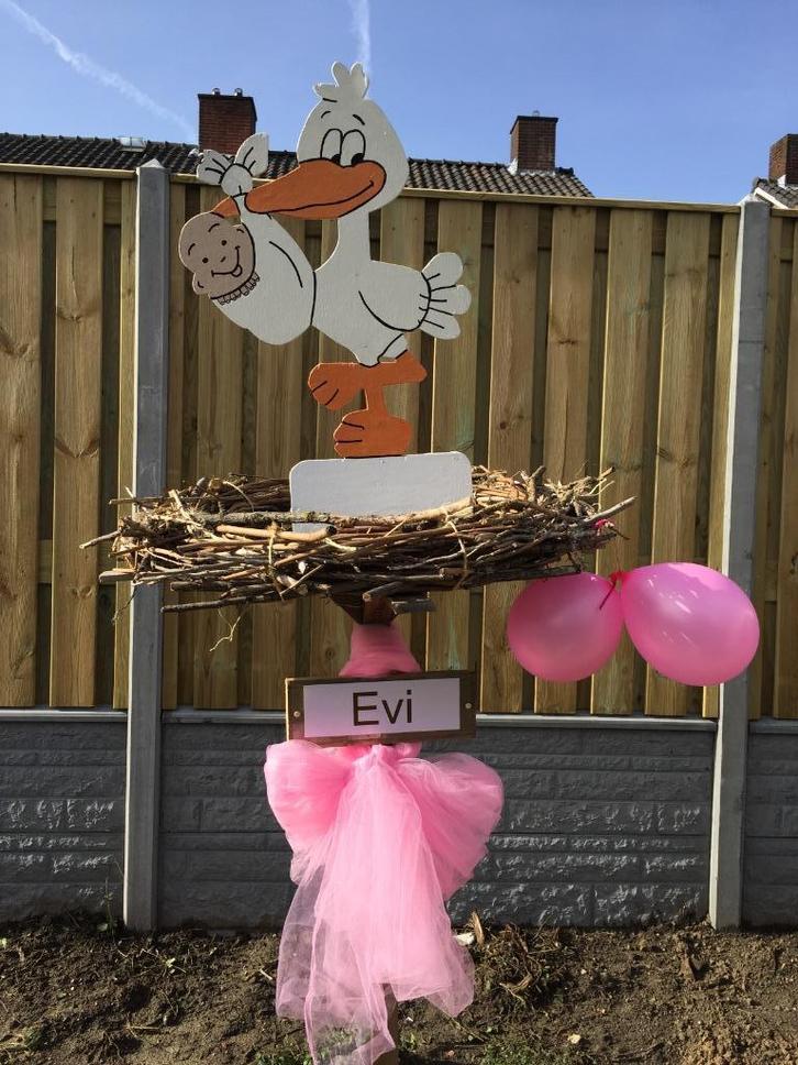 Geboortebord houten ooievaarsbord op nest meisje huren huur, Kinderen en Baby's, Kraamcadeaus en Geboorteborden, Zo goed als nieuw