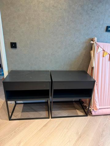 2x IKEA VIKHAMMER nachtkastjes