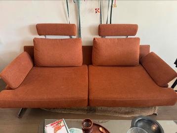 Signature piece sofa, as new, great upholsery and materials beschikbaar voor biedingen