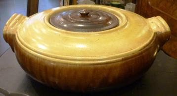 Grote aardewerken ovenschaal een "tripiere ". beschikbaar voor biedingen