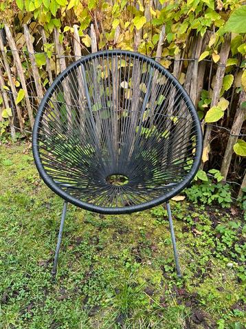 Ronde tuinstoel beschikbaar voor biedingen