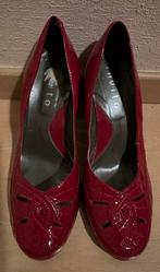 Supermooie lakleren pumps, maat 38 van Invito, Kleding | Dames, Schoenen, Ophalen of Verzenden, Zo goed als nieuw