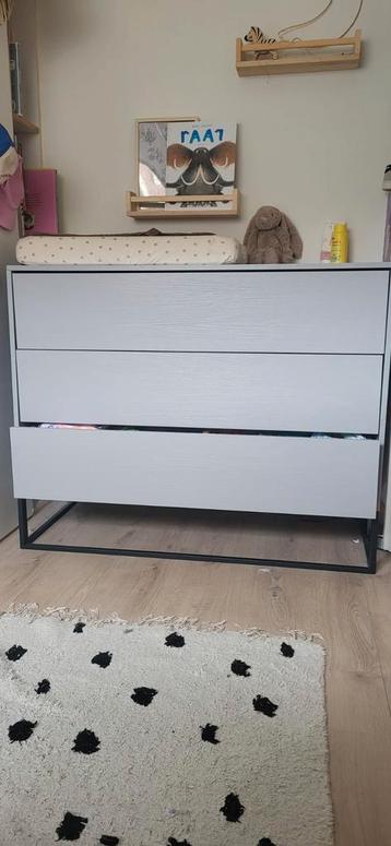 Commode grijs