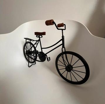 Model fiets op schaal - metaal & hout beschikbaar voor biedingen