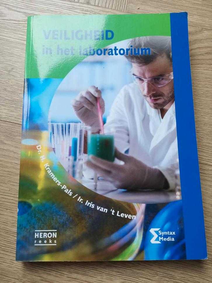 Veiligheid in het laboratorium - zesde druk, Boeken, Studieboeken en Cursussen, Gelezen, HBO, Beta, Ophalen of Verzenden