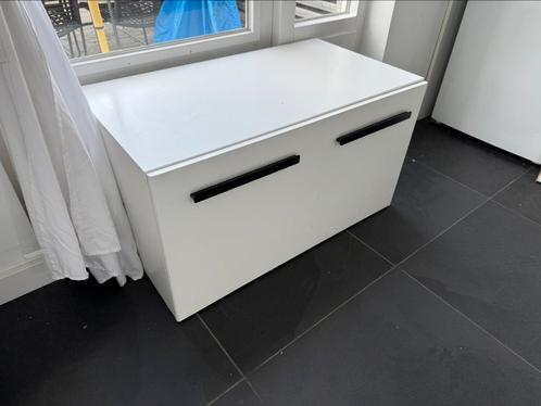 Ikea Smastad speelgoedlade en tafel of bureautje, Kinderen en Baby's, Kinderkamer | Overige Meubels, Gebruikt, Overige typen, Ophalen