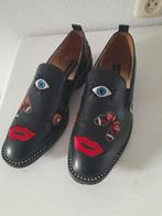 Artistieke ,bijzondere geborduurde instappers mt 41, Kleding | Dames, Ophalen of Verzenden, Zo goed als nieuw, Zwart, Instappers