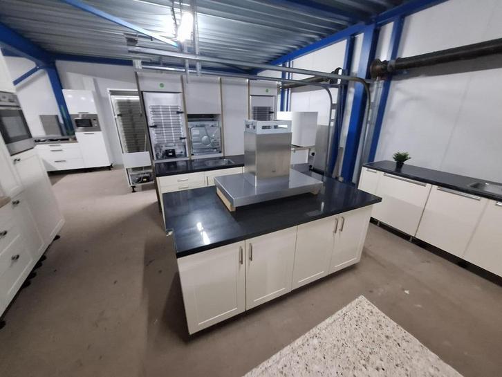 Complete keuken Compleet met APP 120Keukens op voorraad 2787, Huis en Inrichting, Keuken | Complete keukens, Zo goed als nieuw