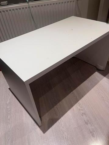 Bureau beschikbaar voor biedingen